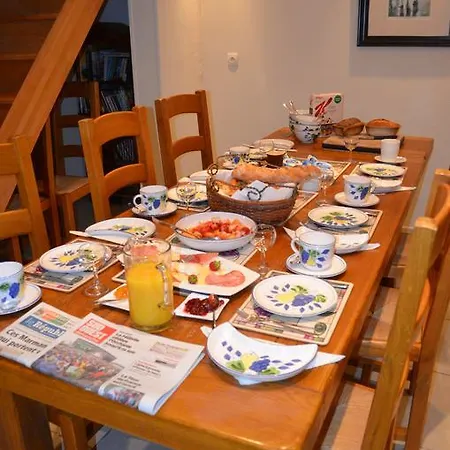 Alojamento de Acomodação e Pequeno-almoço Chez Launey *